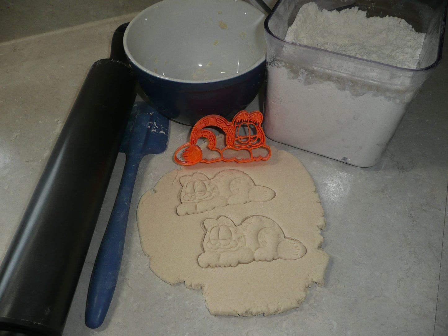 Garfield Laying Down Orange Cat Cartoon Comic Cookie Cutter USA PR4039