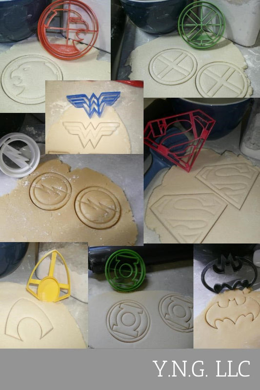 Justice League Superheros DC Comics Logos Set Of 8 Cookie Cutters USA PR1181