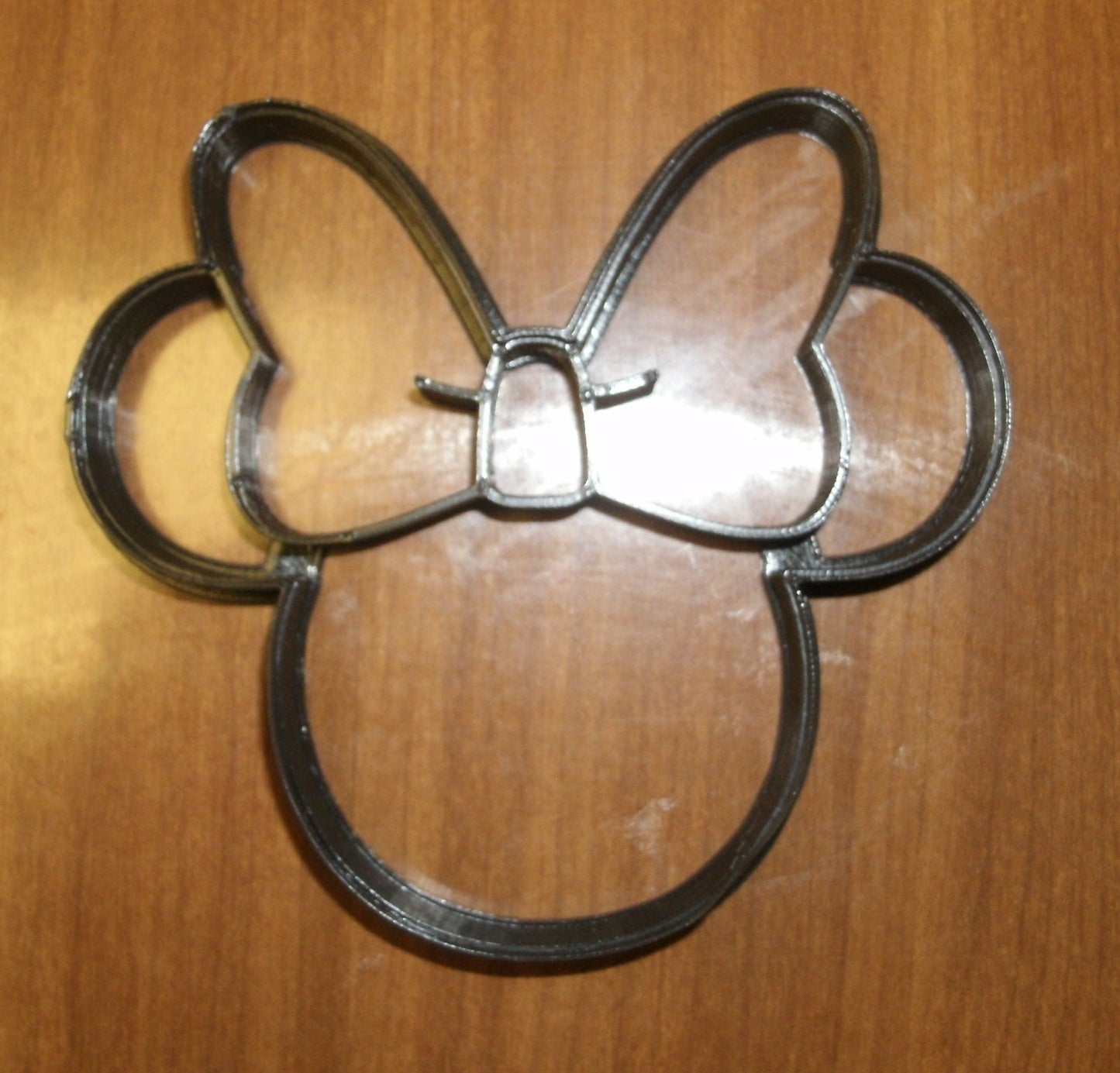 Minnie Mouse And Her Bow Cartoon Character Set Of 2 Cookie Cutters USA PR1539