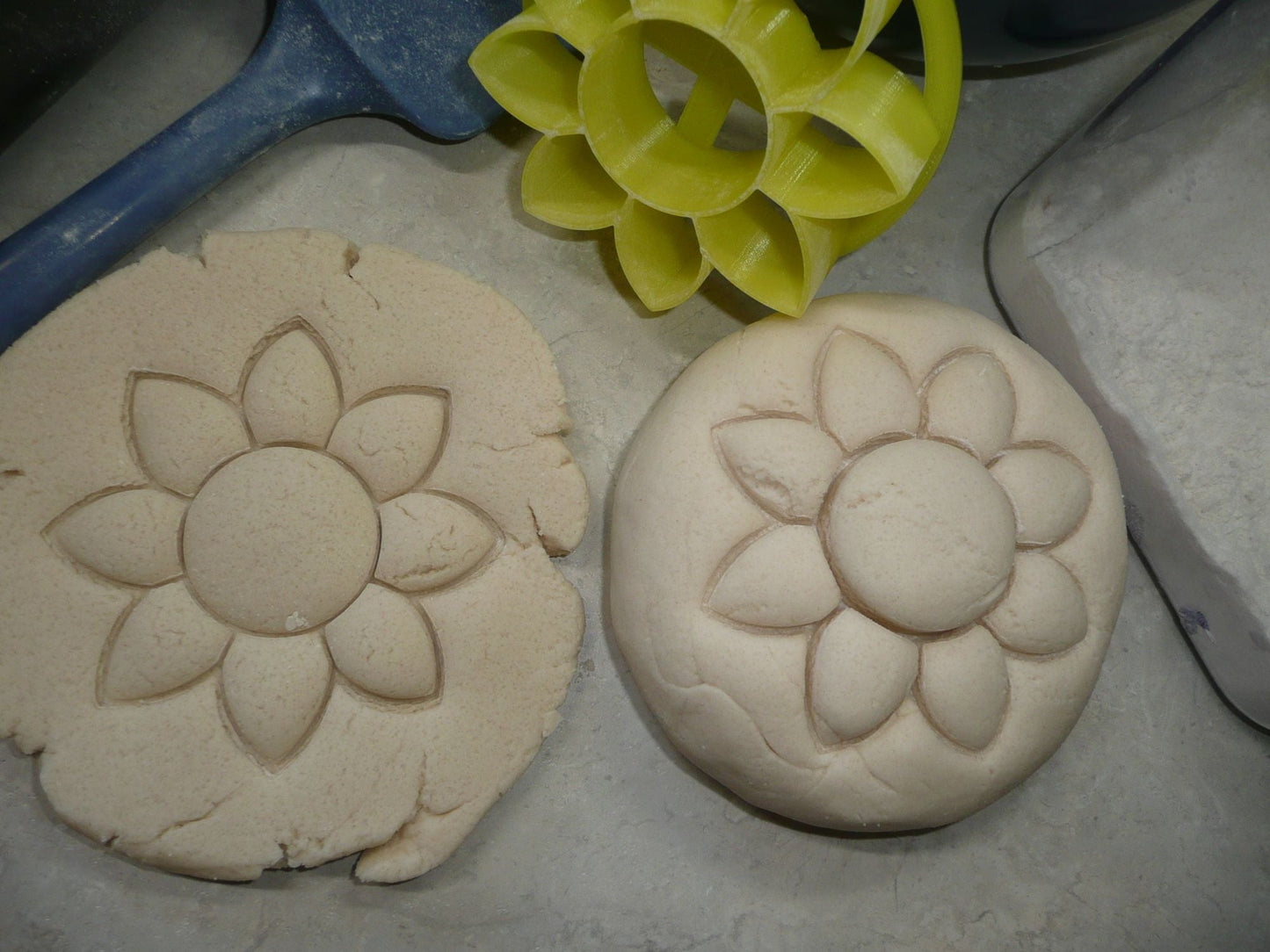 Sunflower Set Of 2 Sizes Concha Cutters Bread Stamps Made in USA PR1761