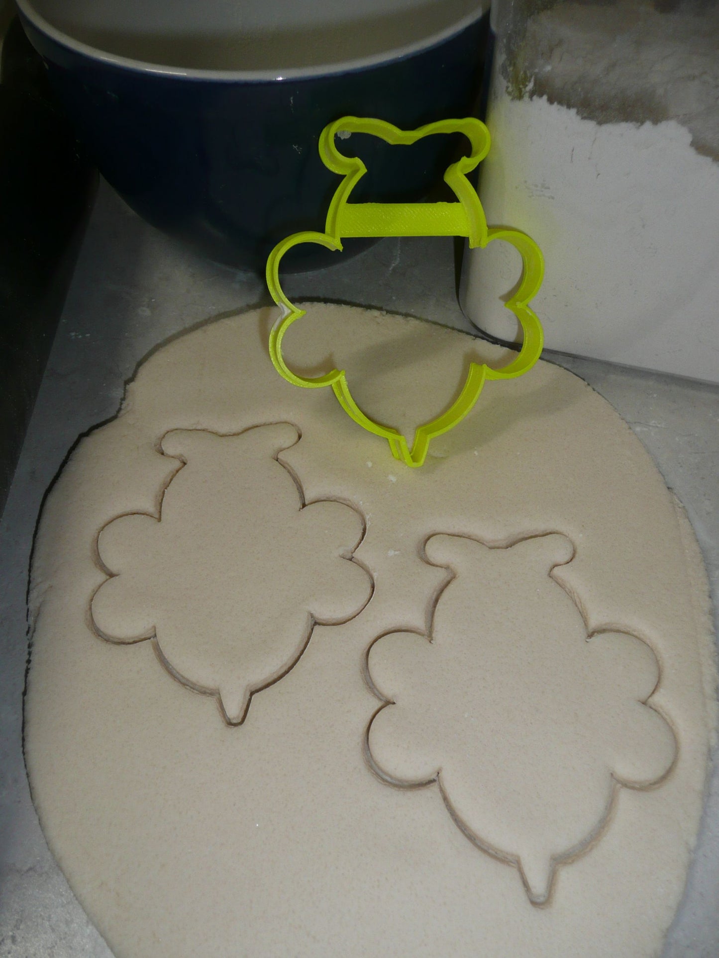 Bee Outline Bumblebee Flying Insect Pollen Honey Cookie Cutter USA PR3363