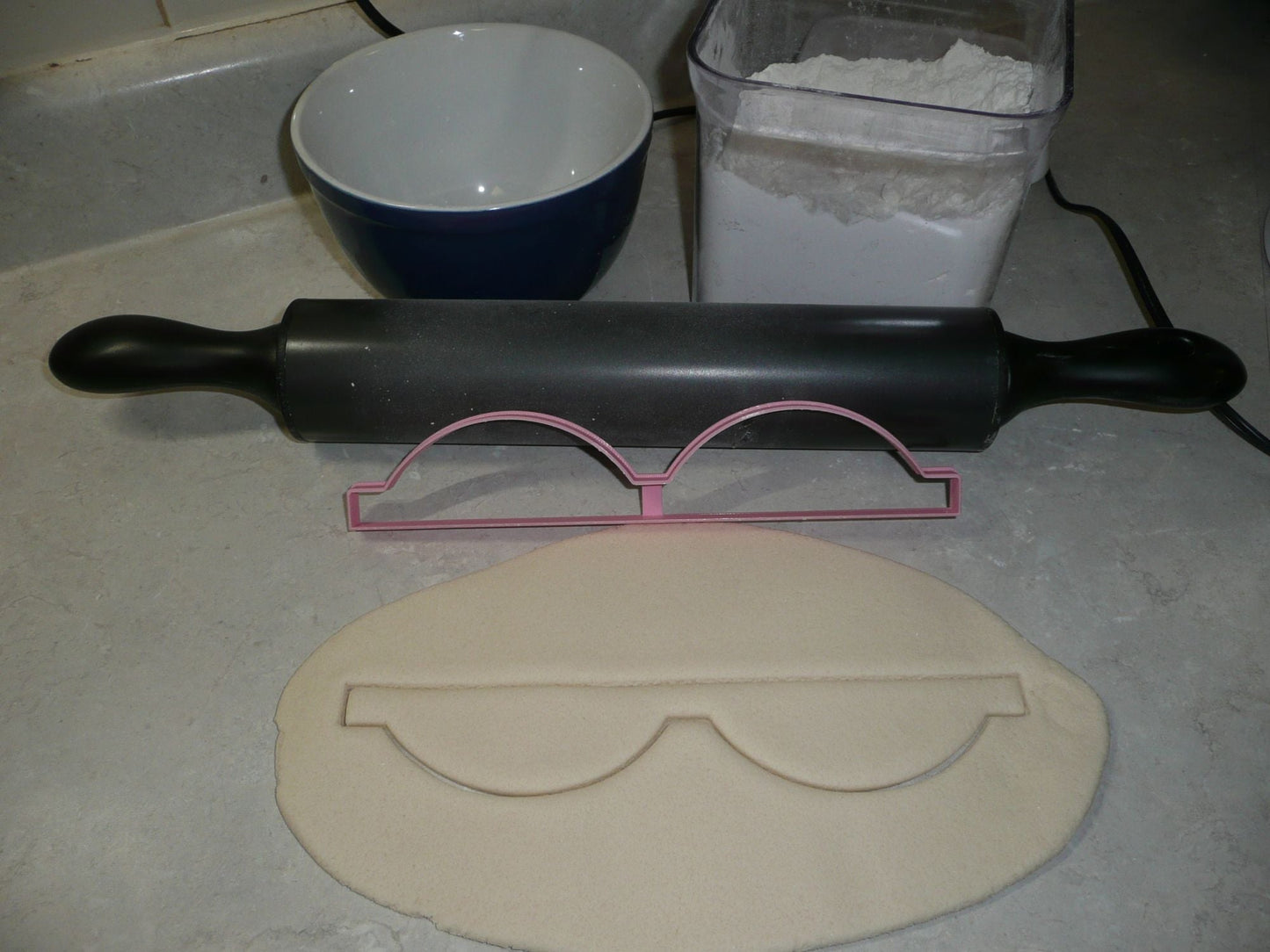 Half Size Cookie Cutter Bow Or 3D Fondant Cake Bow Baking Tool USA PR3372
