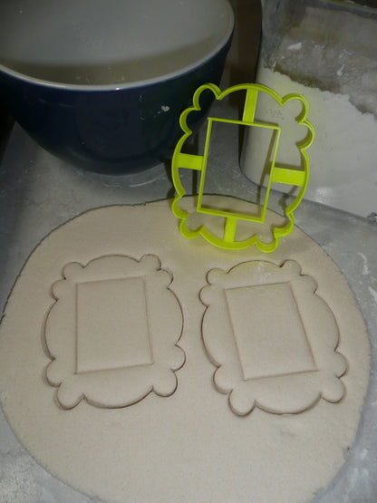 Friends Peephole Door Picture Frame Cookie Cutter Baking Tool USA PR3425