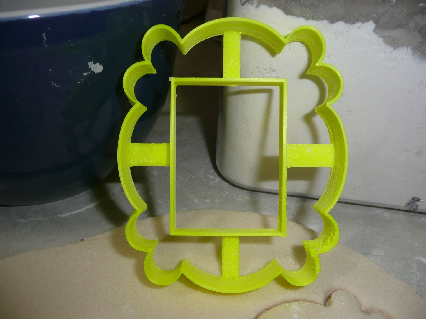 Friends Peephole Door Picture Frame Cookie Cutter Baking Tool USA PR3425