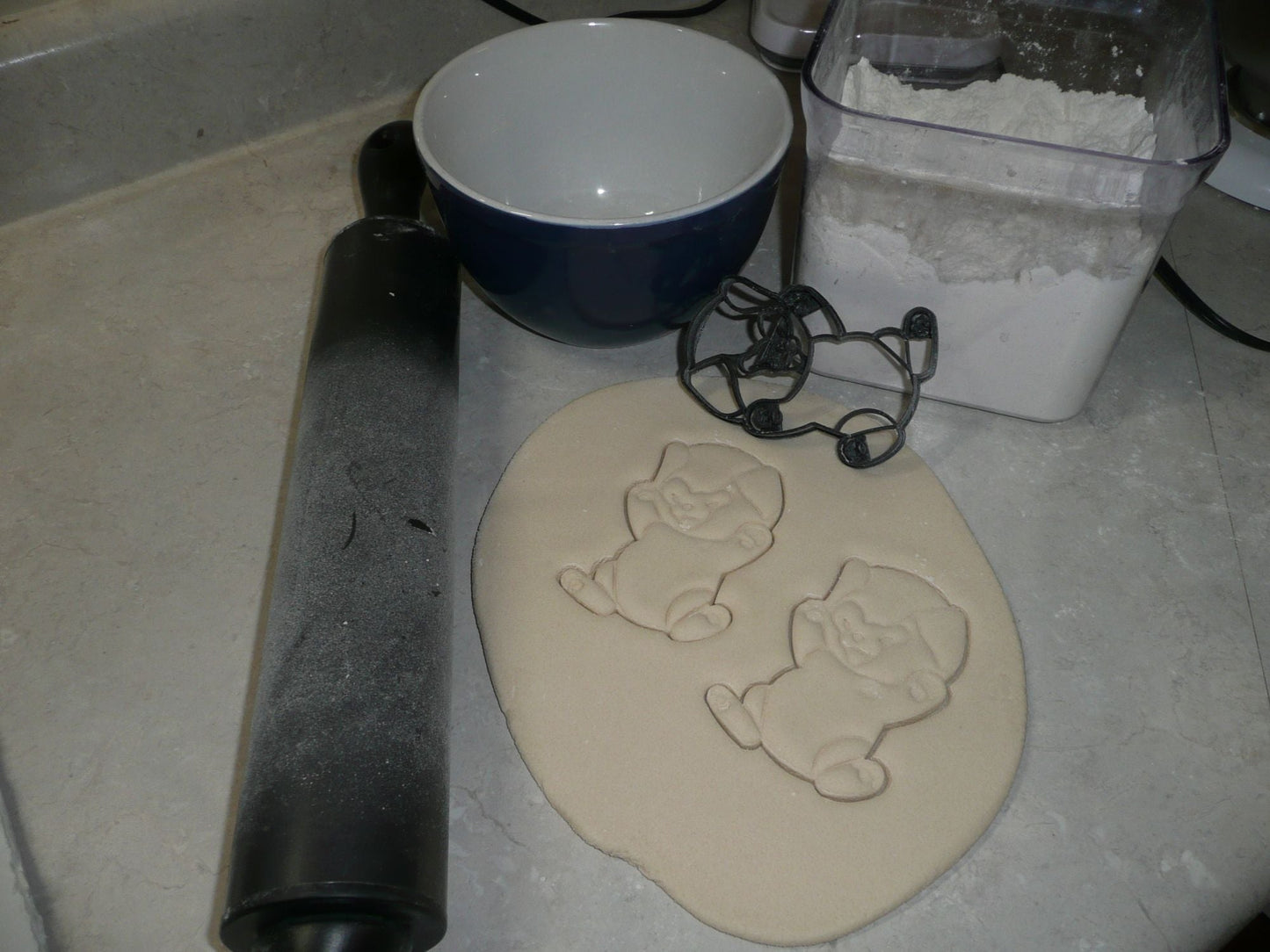 Shy Little Kitten Childrens Book Character Cookie Cutter Baking Tool USA PR3484