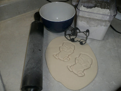 Shy Little Kitten Childrens Book Character Cookie Cutter Baking Tool USA PR3484