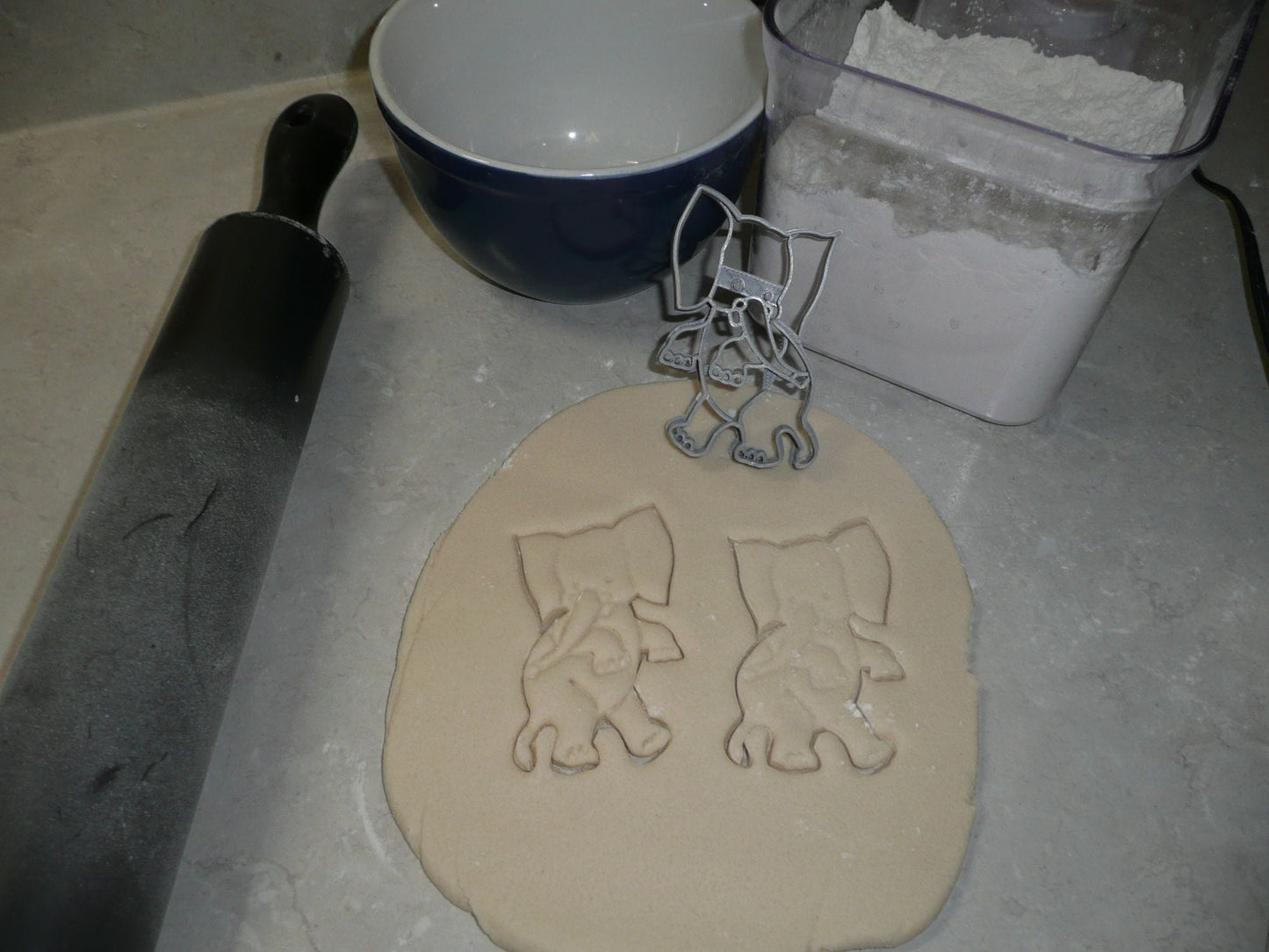 Saggy Baggy Elephant Childrens Book Character Cookie Cutter USA PR3486