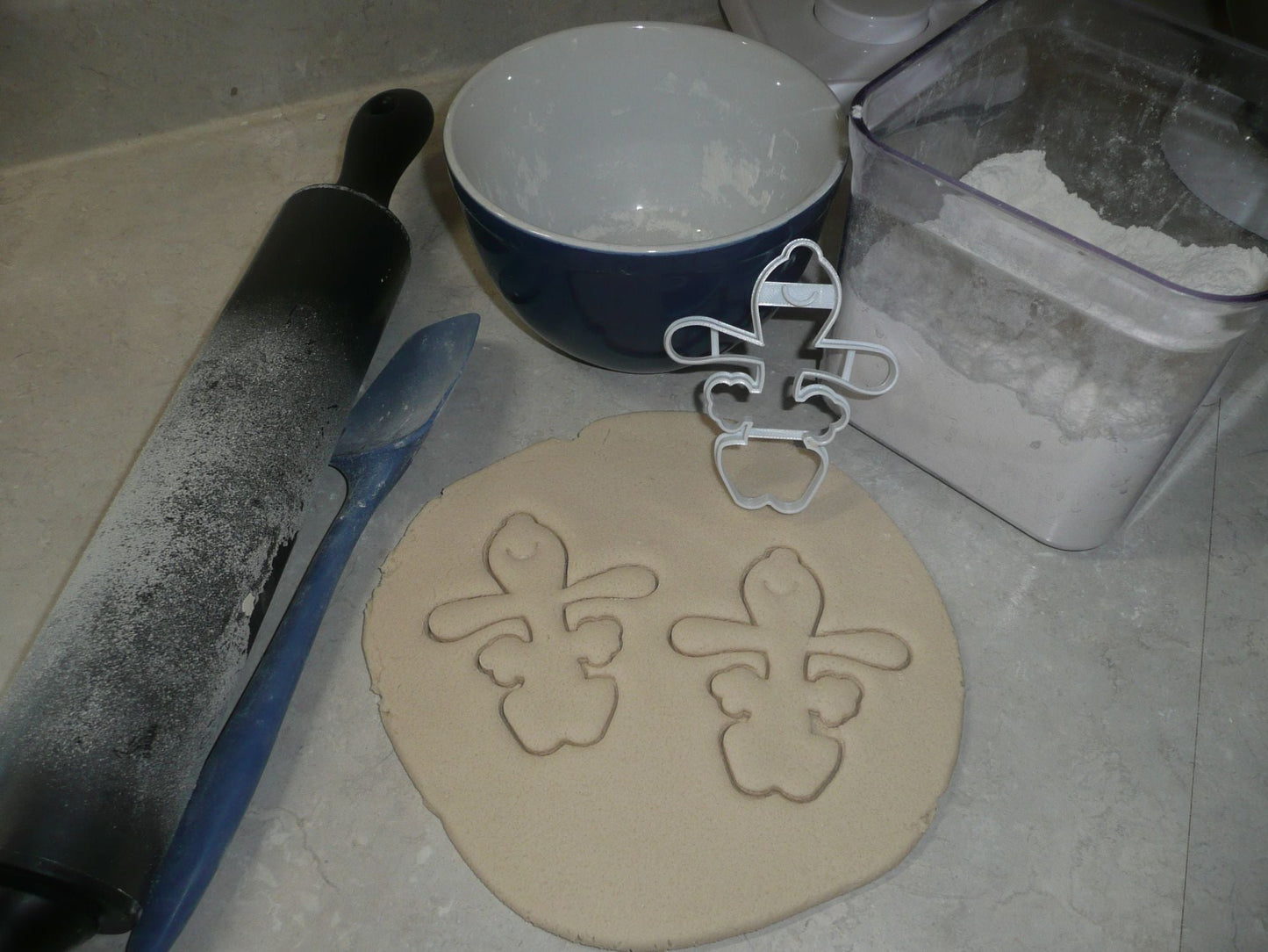 Snoopy Dancing Charlie Brown Pet Beagle Peanuts Comics Cookie Cutter USA PR3493