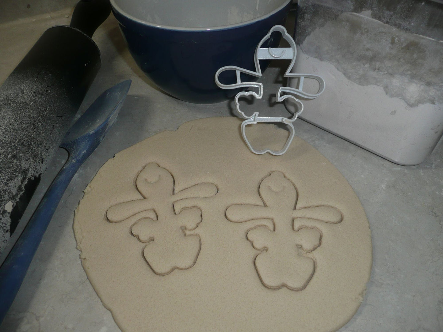 Snoopy Dancing Charlie Brown Pet Beagle Peanuts Comics Cookie Cutter USA PR3493
