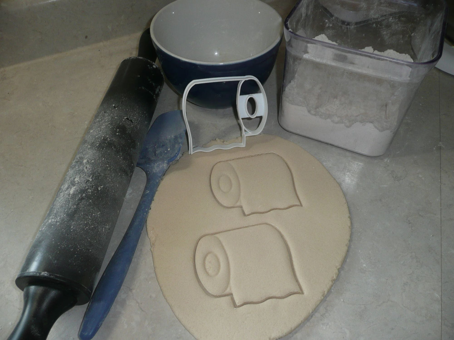 Toilet Paper Roll Bathroom Loo Tissue Cookie Cutter Baking Tool USA PR3613