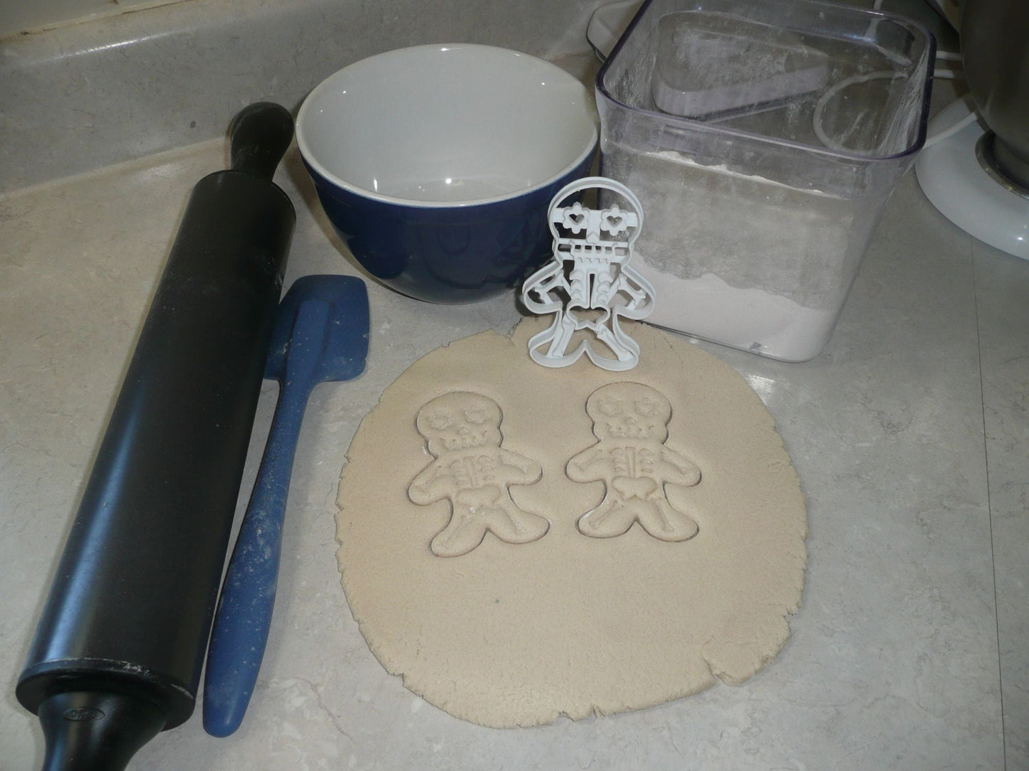 Skeleton With Detailed Gingerbread Body Heart Eyes Cookie Cutter USA PR3619