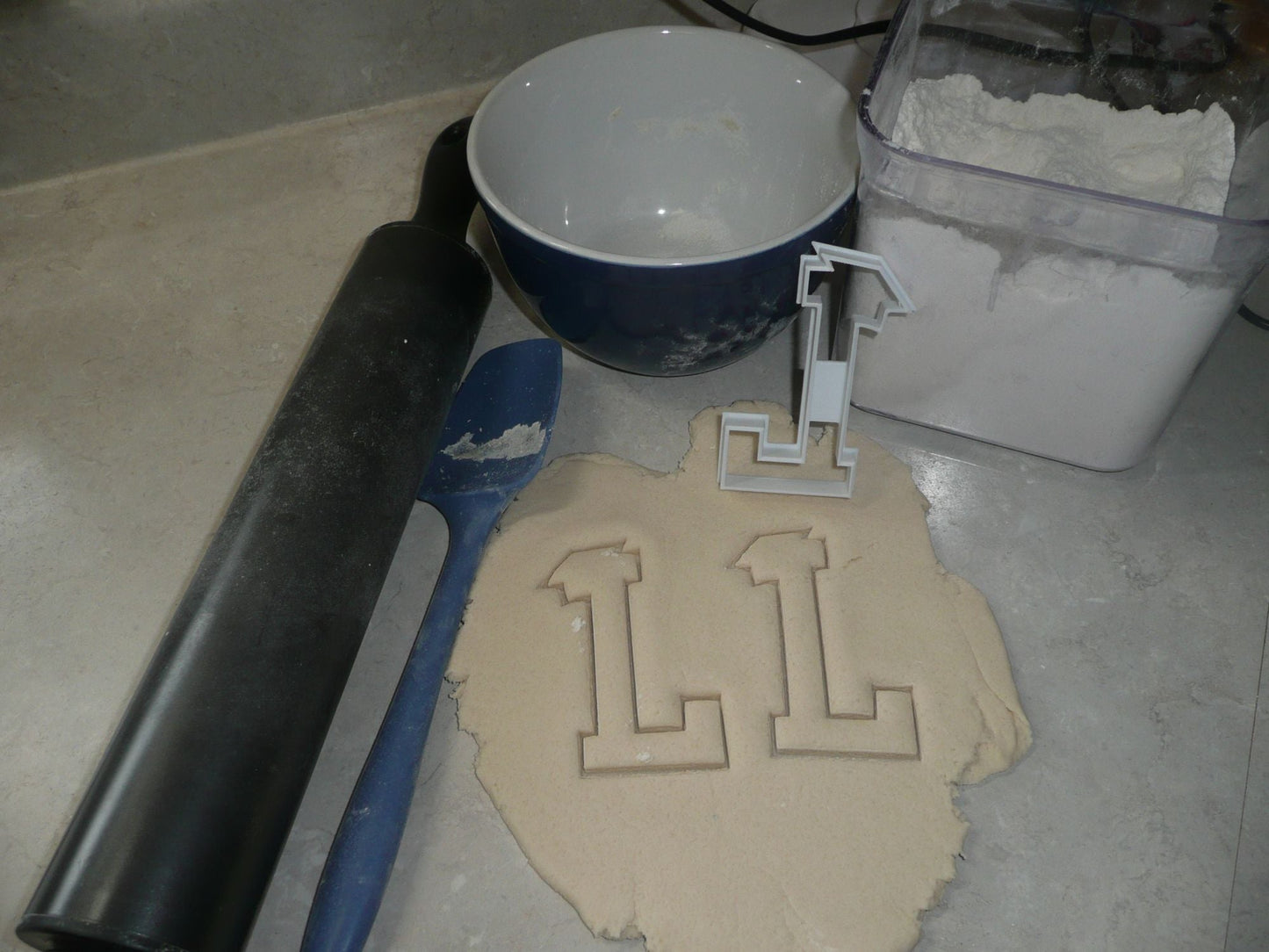 Block Letter L with Graduation Cap School Cookie Cutter USA PR3733