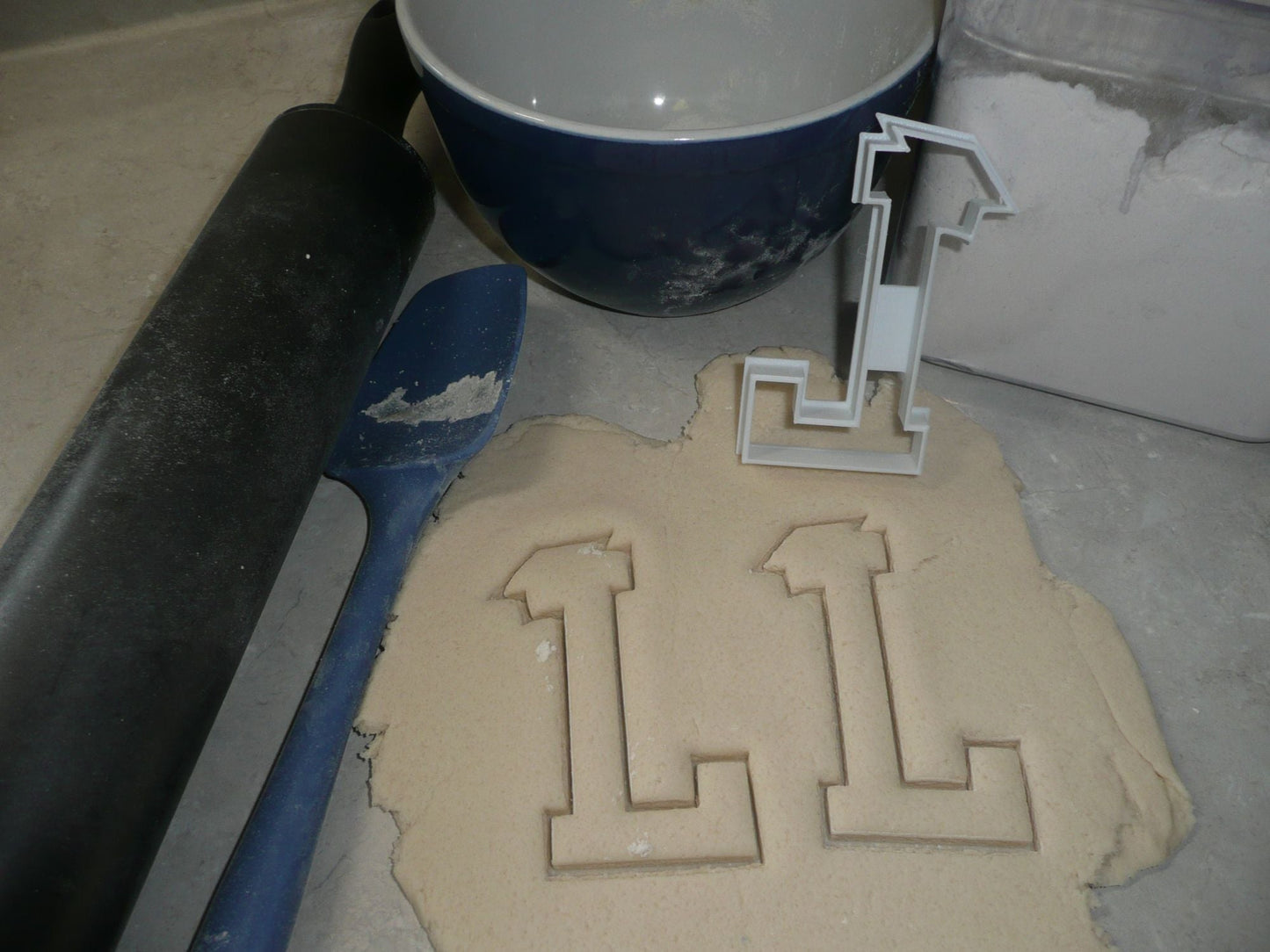 Block Letter L with Graduation Cap School Cookie Cutter USA PR3733