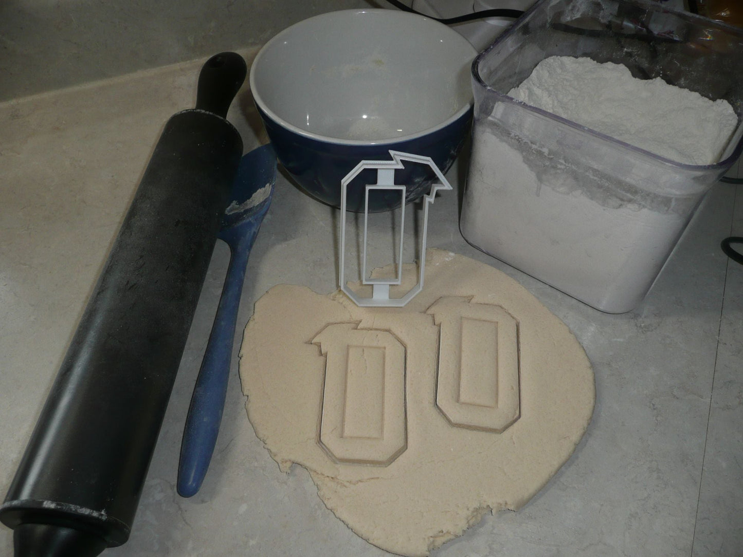 Block Letter O with Graduation Cap School Cookie Cutter USA PR3736