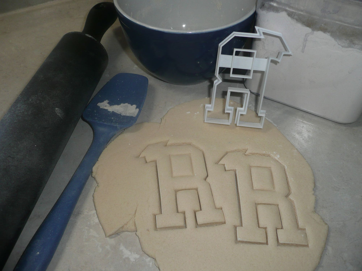 Block Letter R with Graduation Cap School Cookie Cutter USA PR3739