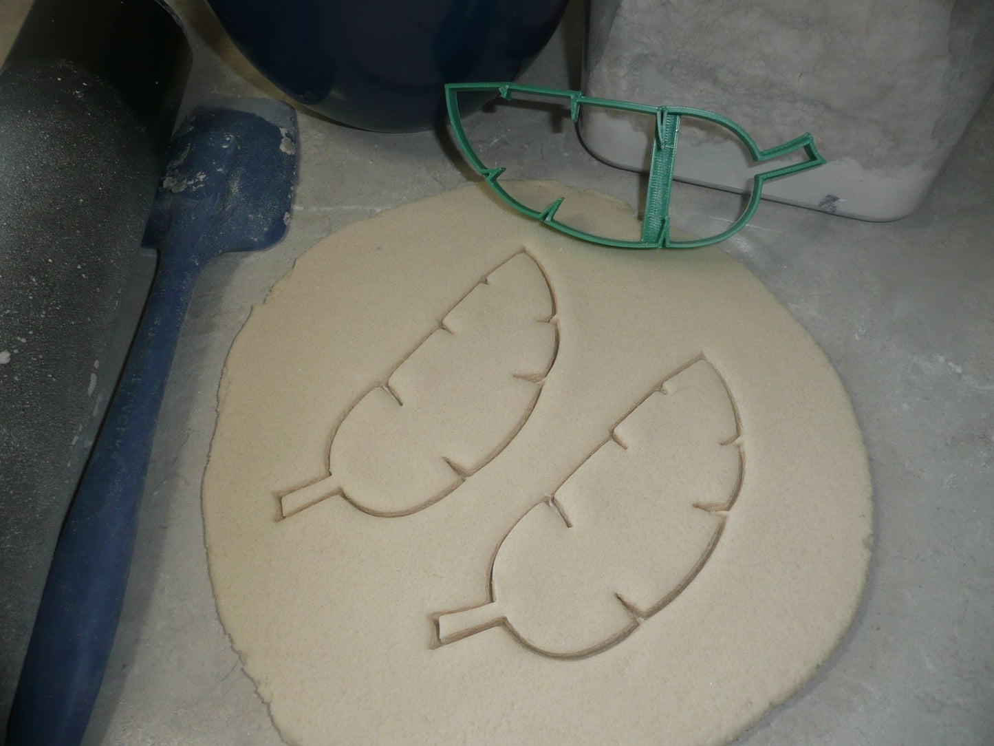 Banana Leaf Outline Tropical Plant Leaves Cookie Cutter USA PR3761