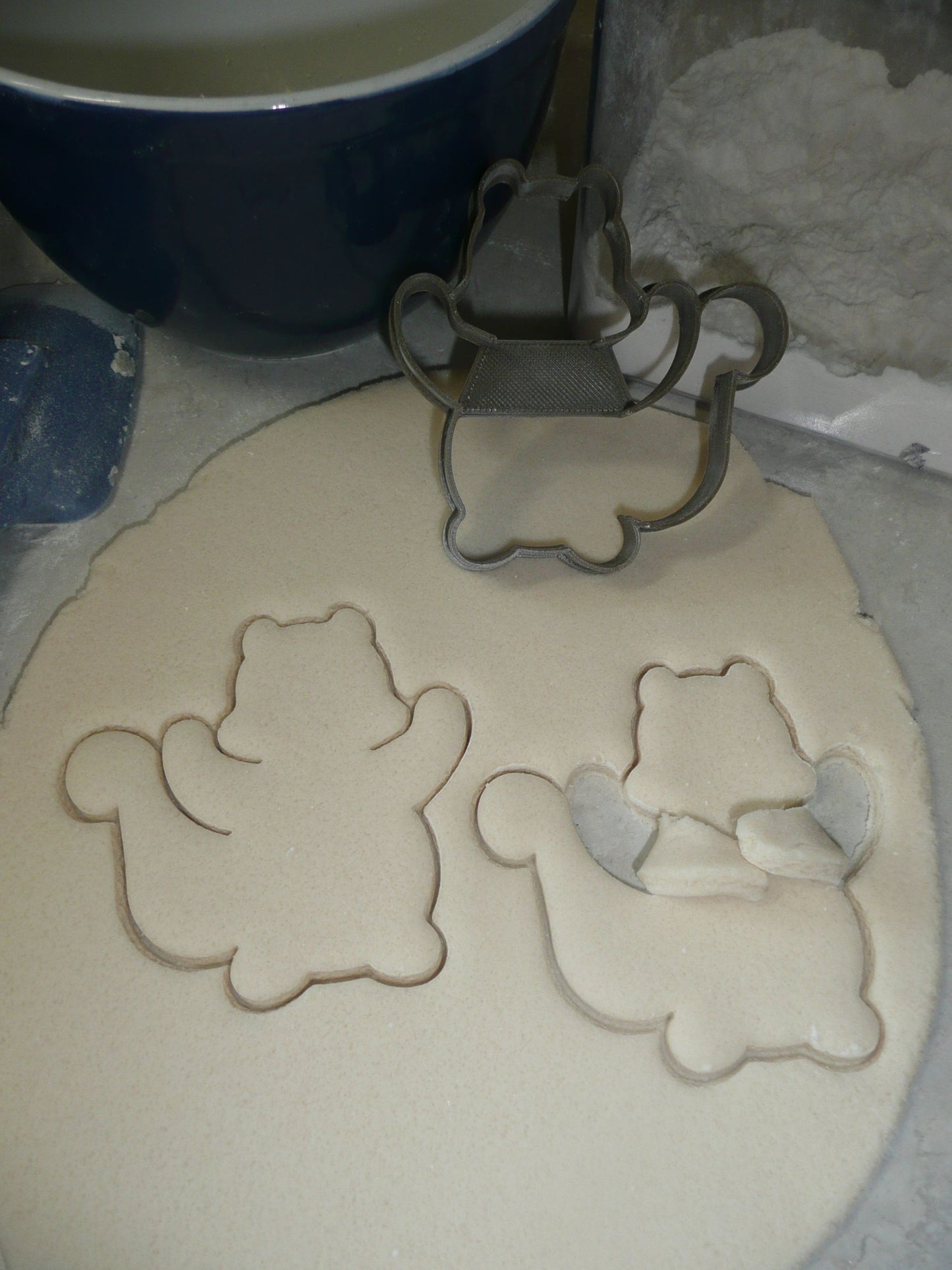 Squirrel Hugging Nut Arms Hug Cute Animal Cookie Cutter Baking Tool USA PR3769