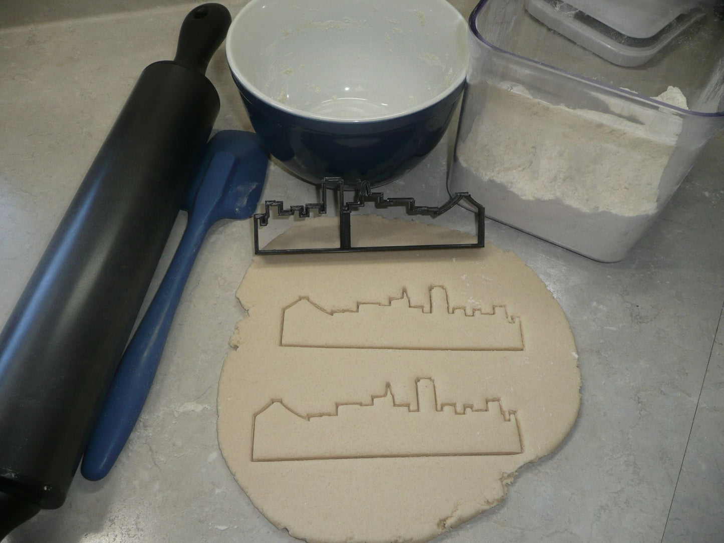 San Francisco California Skyline Pyramid Skyscraper Cookie Cutter USA PR4115