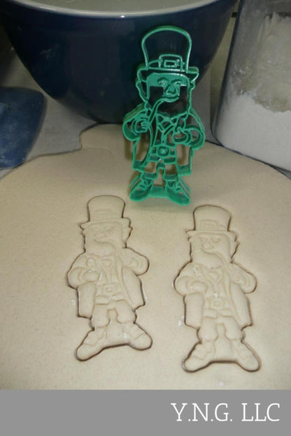 Leprechaun 2 With Pipe Irish St Patricks Day Cookie Cutter Made in USA PR4177