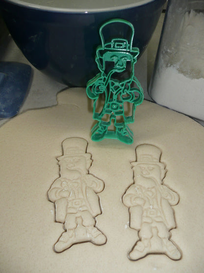 Leprechaun 2 With Pipe Irish St Patricks Day Cookie Cutter Made in USA PR4177