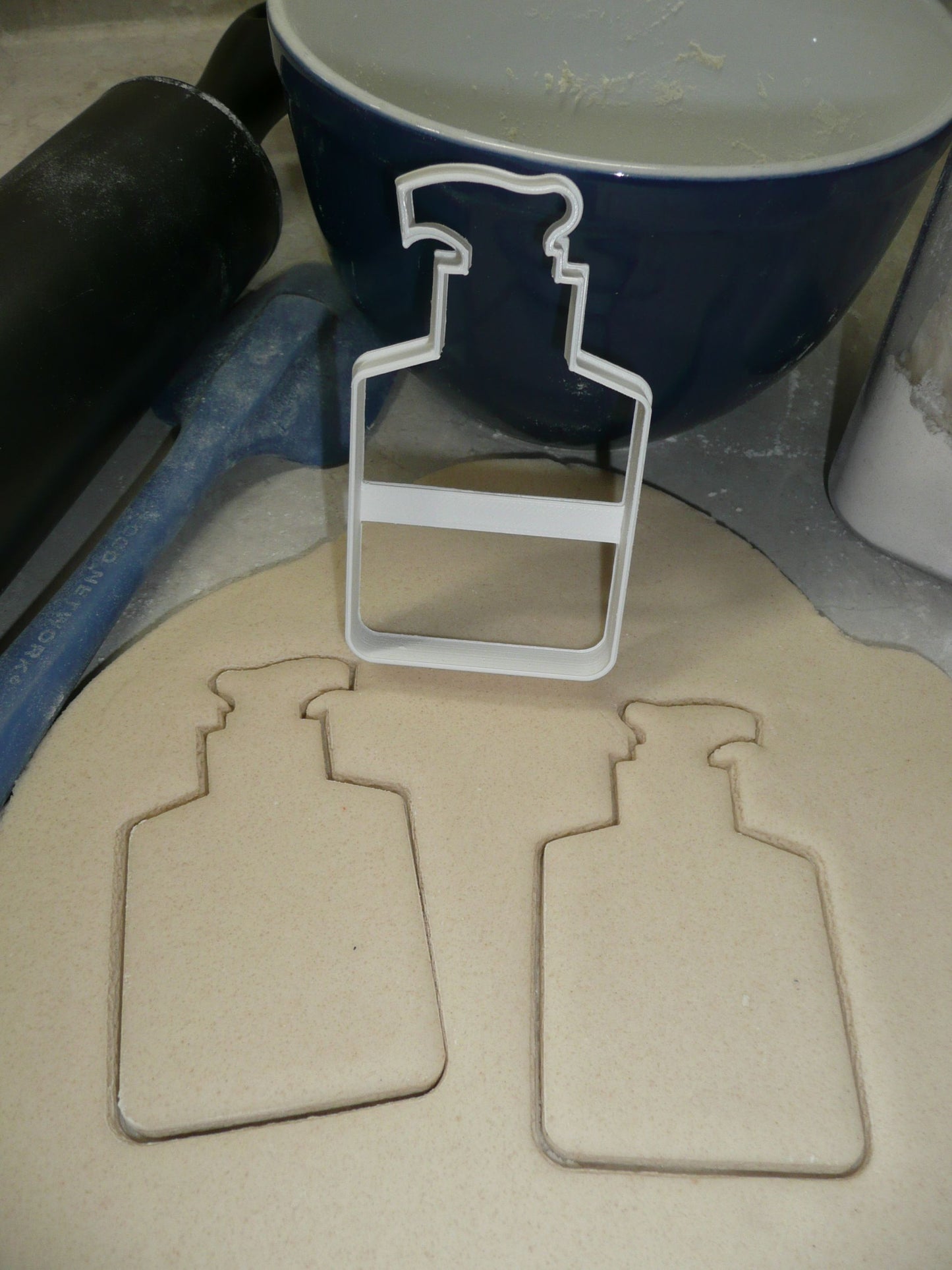 Hand Sanitizer Pump Bottle Outline Lotion Soap Cookie Cutter USA PR4182