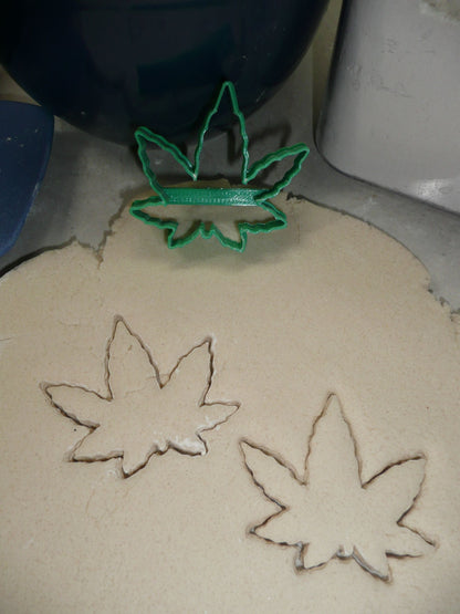 Cannabis Marijuana Hemp Fan Leaf 2.5 Inch Outline Cookie Cutter USA PR4293