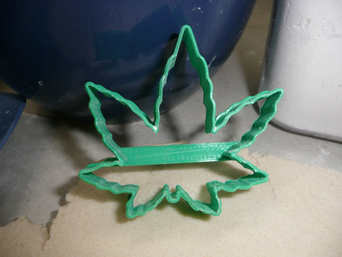 Cannabis Marijuana Hemp Fan Leaf 2.5 Inch Outline Cookie Cutter USA PR4293