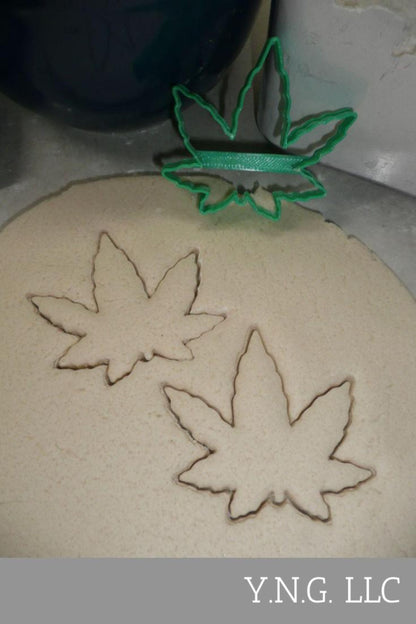 Cannabis Marijuana Hemp Fan Leaf 3 Inch Outline Cookie Cutter USA PR4294