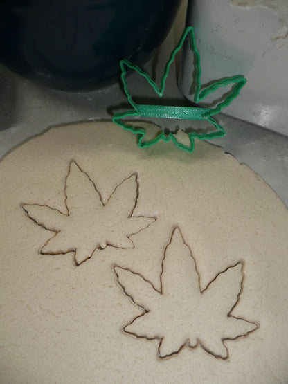 Cannabis Marijuana Hemp Fan Leaf 3 Inch Outline Cookie Cutter USA PR4294