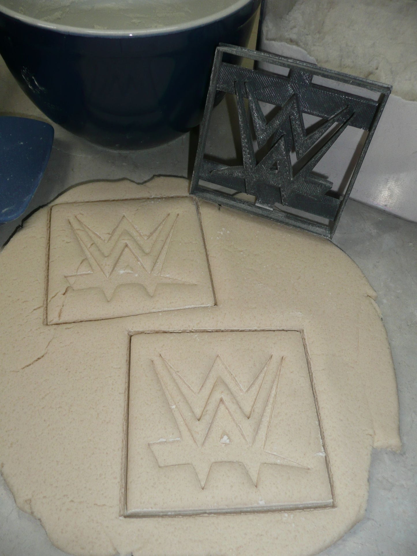 WWE World Wrestling Entertainment W Cookie Cutter USA PR4301