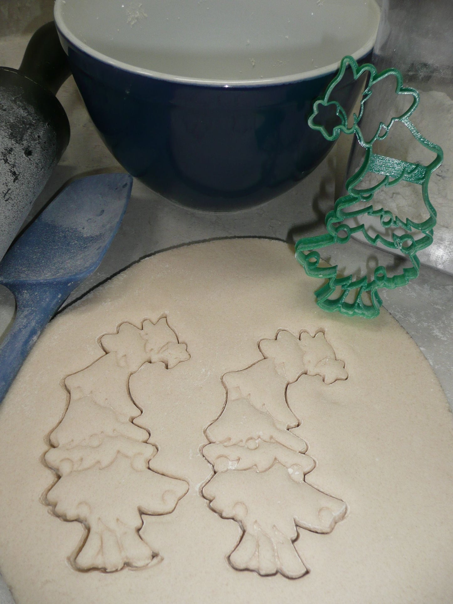 Grinch Whoville Leaning Christmas Tree Detailed Cookie Cutter USA PR4520