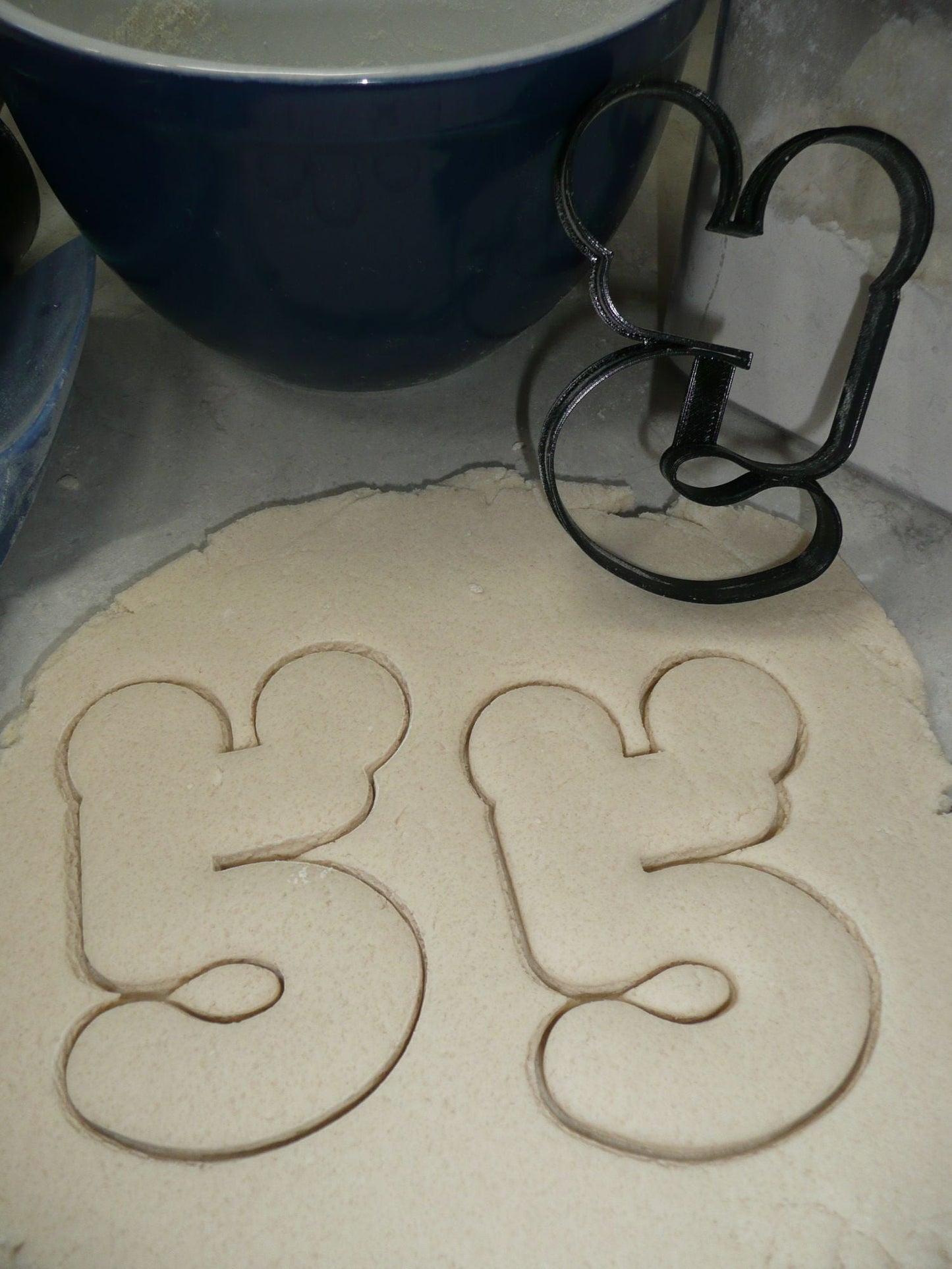 Mickey Mouse Themed Number Five 5 Outline Cookie Cutter Made In USA PR4585