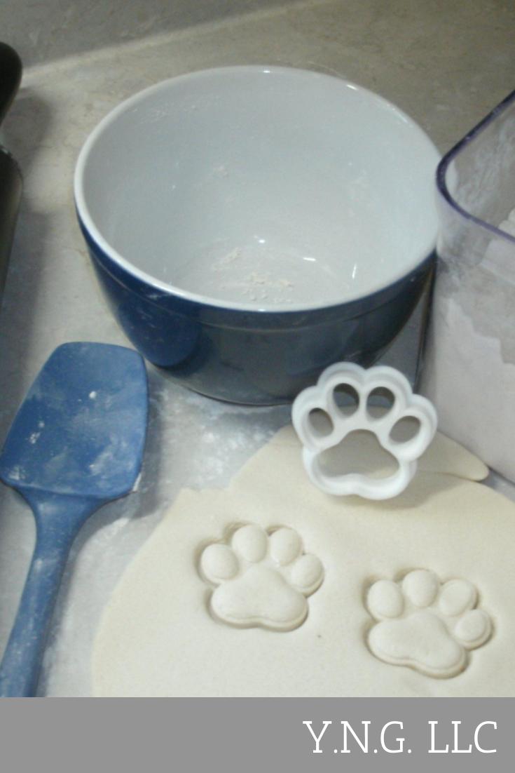 Paw Print Dog Cat Small Size Cookie Cutter Made in USA PR744