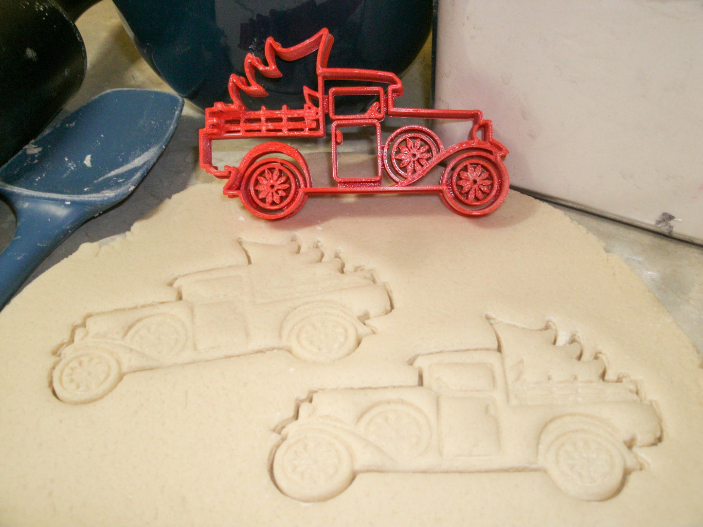 Christmas Tree Hauling Vehicles Holiday Set Of 4 Cookie Cutters USA PR1307