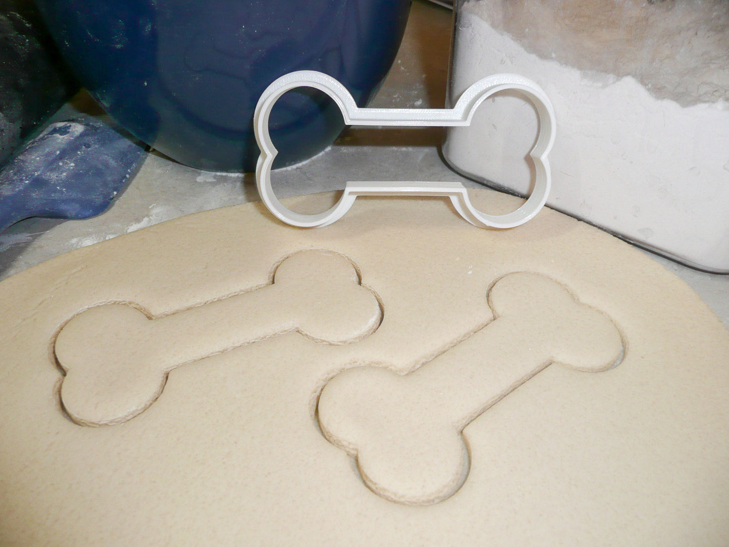 Dog Bones Treats Puppies Pup Set Of 2 Cookie Cutters USA PR1044