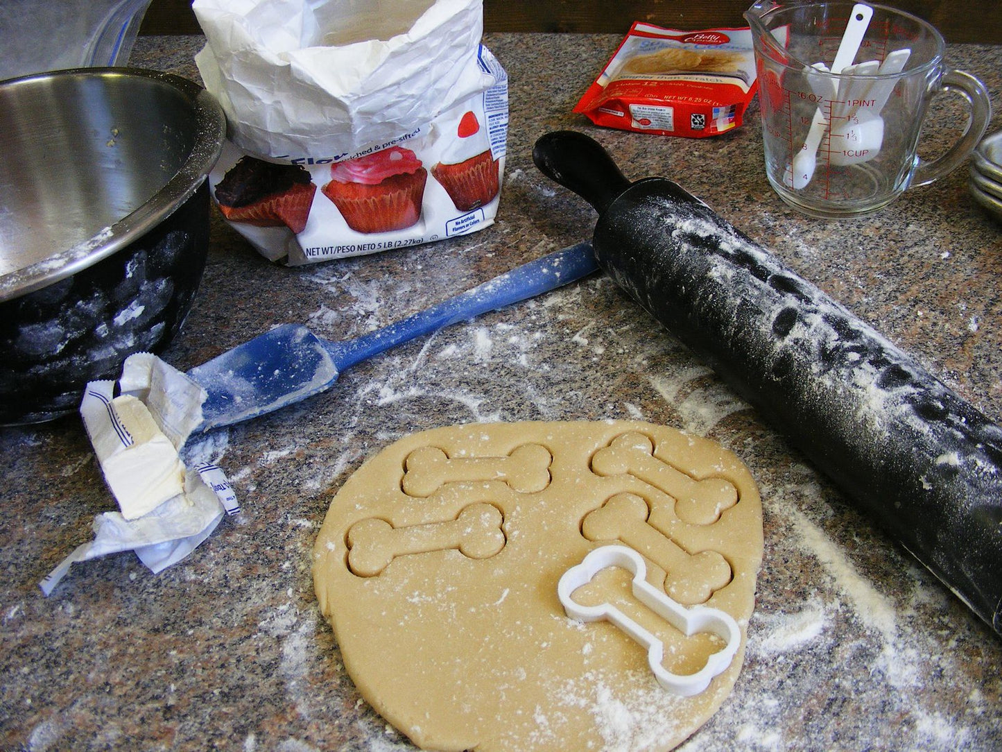 Dog Bone Biscuit Outline Cookie Cutter Made in USA PR100