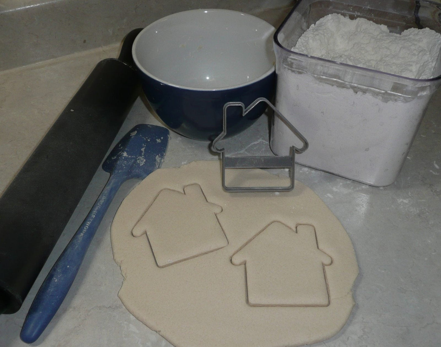 Cottage at North Pole Santa Claus Set of 7 Cookie Cutters USA PR1471