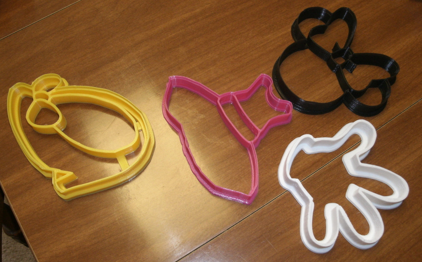 Minnie Mouse Cartoon Character Set of 4 Cookie Cutters Made In USA PR533