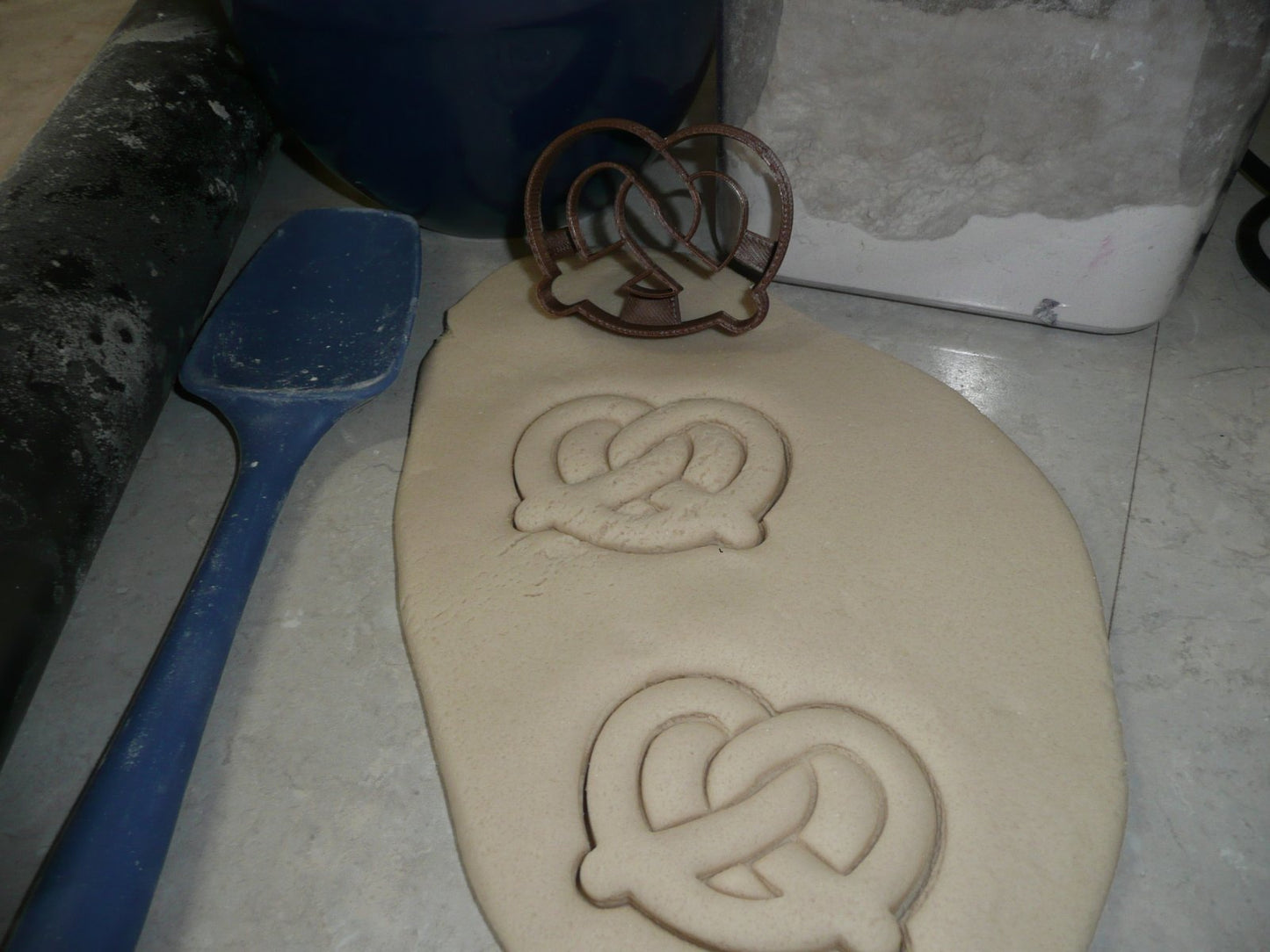 Pretzel Baked Bread Dough Movie Film Cinema Snack Food Cookie Cutter USA PR2159