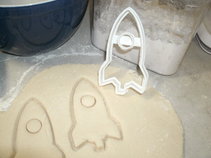 Space Kit Rocket Astronaut Moon Shooting Star Set Of 4 Cookie Cutters USA PR1110