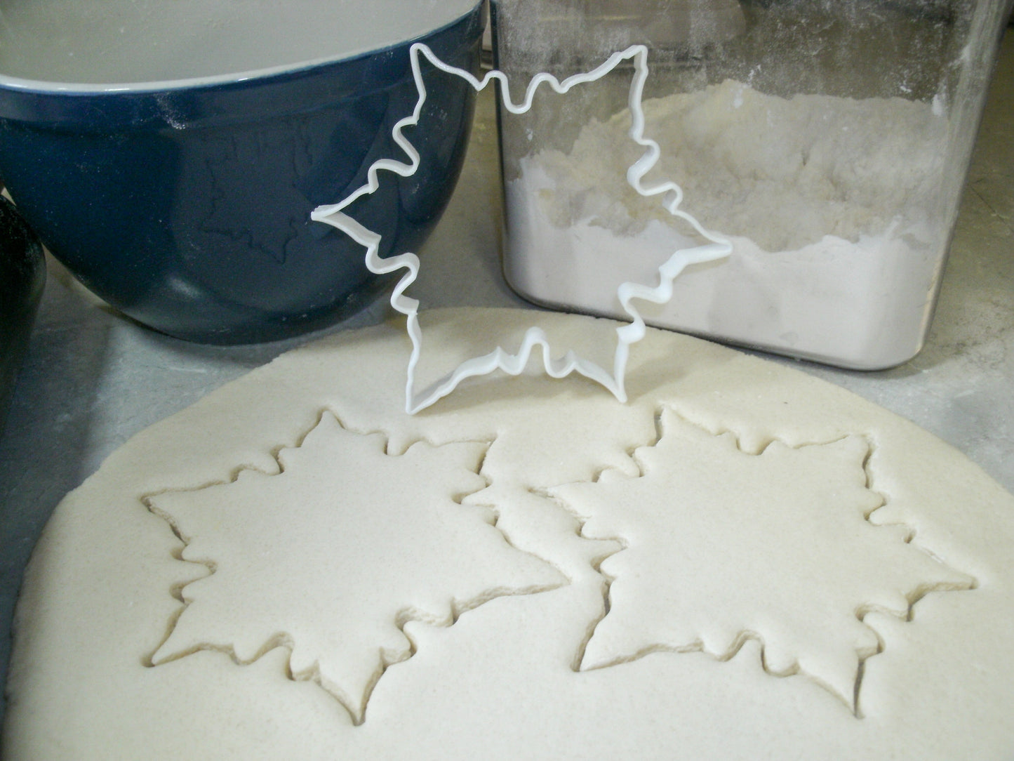 Snowflake Outline Winter Snow Christmas Cookie Cutter USA PR323