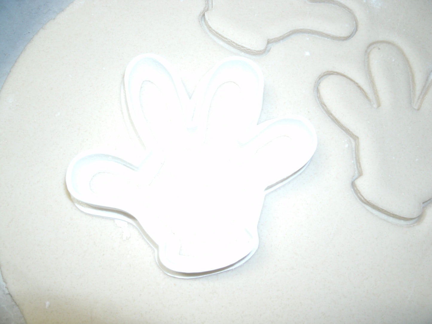 Mickey Minnie Mouse Hand Cartoon Disney Character Cookie Cutter USA PR529